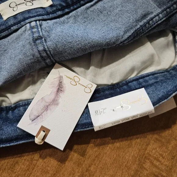 Jessica Simpson 24W Infinity High Waist Buttonfly Jean Shorts - Picture 5 of 13